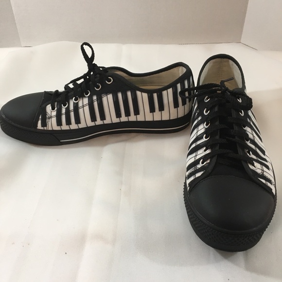 Piano key low top shoes. Like new condition. US10(E41) - Picture 10 of 13